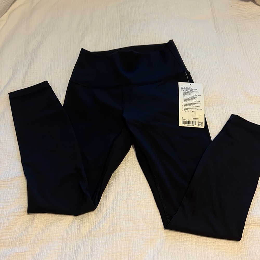 New with tags Wunder Under HR Tight 25 inch Lux